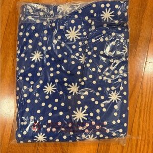 Hanna Andersson Blue and White snowflake pajamas